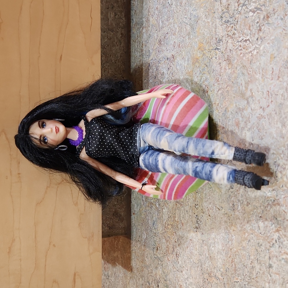 Victorious Jade doll *chair not included*